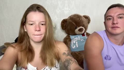 Snapshot of sweet__bunnies chatting on September 29, 7:13 am Mia and Robert online show from September 29, 7:13 am