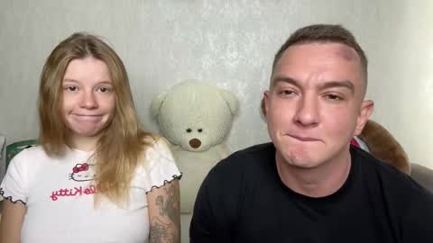 Snapshot of sweet__bunnies chatting on October 3, 6:21 am Mia and Robert online show from October 3, 6:21 am