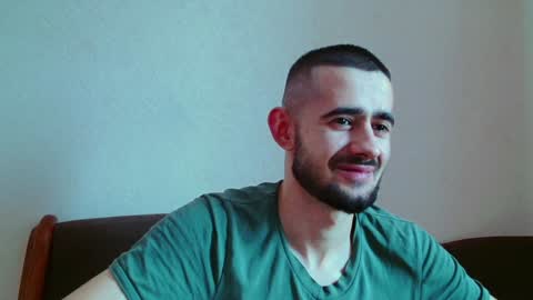 Snapshot of sweet__daddy8 chatting on January 1, 8:02 am BredEmiliya online show from January 1, 8:02 am