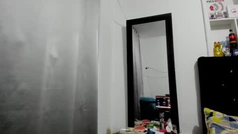 sweet__suck69bitch online show from March 3, 4:18 am