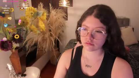Snapshot of sweet_alicee__ chatting on June 13, 7:23 pm Alice online show from June 13, 7:23 pm