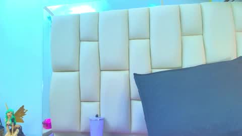 Amye  online show from October 25, 7:08 pm