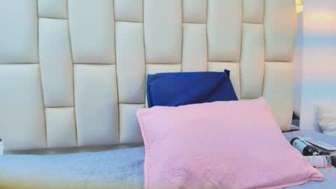 Amye  online show from December 2, 7:20 pm