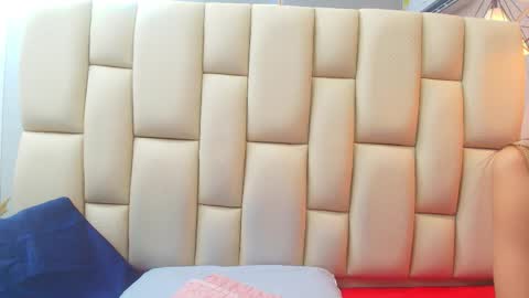 Amye  online show from March 1, 7:16 pm