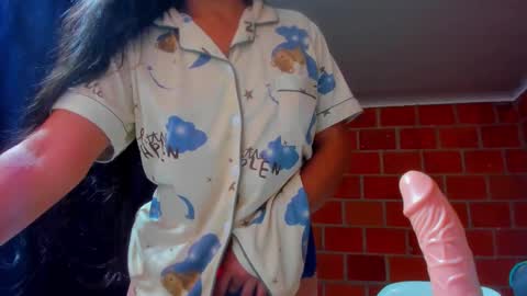 sweet and hot alaia online show from February 4, 7:25 am