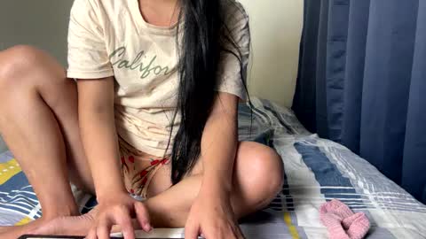 Snapshot of sweet_angel190 chatting on January 6, 8:46 am Mae online show from January 6, 8:46 am