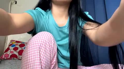 Snapshot of sweet_angel190 chatting on January 10, 11:54 am Mae online show from January 10, 11:54 am