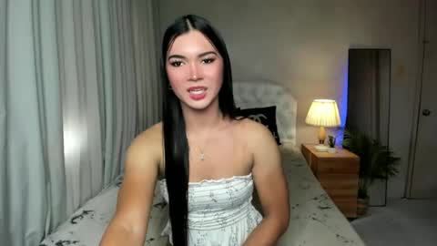Snapshot of sweet_angel985251 chatting on June 6, 12:27 am SweetAangel online show from June 6, 12:27 am