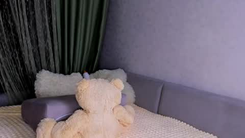 Snapshot of sweet_barbe chatting on May 1, 5:28 pm Alice online show from May 1, 5:28 pm
