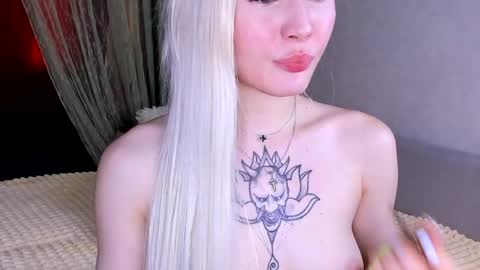 Snapshot of sweet_barbe chatting on May 19, 4:35 pm Alice online show from May 19, 4:35 pm