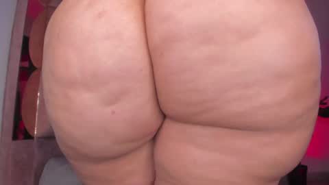 Snapshot of sweet_booty1 chatting on April 29, 6:03 pm Chelsy online show from April 29, 6:03 pm