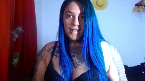 Snapshot of sweet_bubblee chatting on January 19, 2:37 am Bubbles online show from January 19, 2:37 am