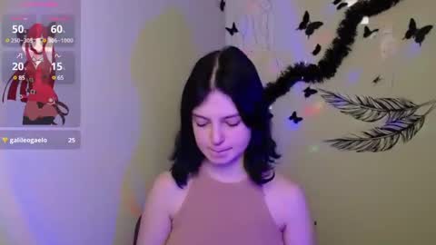 Snapshot of sweet_cherryg chatting on February 19, 1:39 pm Ivy online show from February 19, 1:39 pm