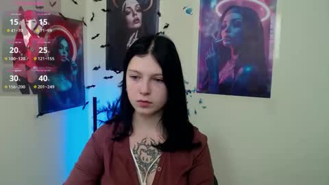 Snapshot of sweet_cherryg chatting on October 17, 12:08 pm Ivy online show from October 17, 12:08 pm