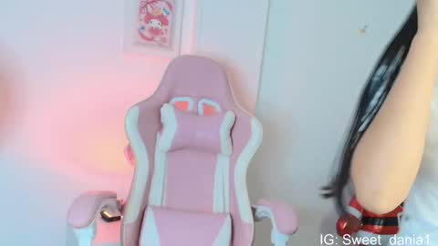 sweet_dania_ online show from February 4, 5:02 am