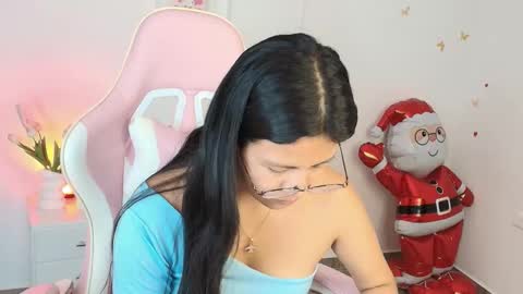 sweet_dania_ online show from March 5, 8:54 am