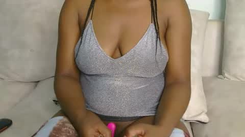 dellah online show from February 1, 7:23 pm