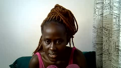 Snapshot of sweet_diva19 chatting on June 26, 9:25 am sweet_diva19 online show from June 26, 9:25 am