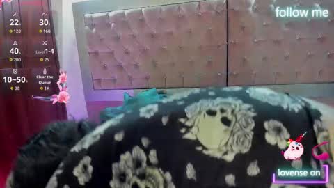 Snapshot of sweet_emmili chatting on February 2, 12:04 pm emmili online show from February 2, 12:04 pm