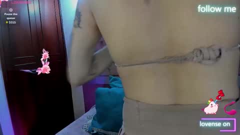 Snapshot of sweet_emmili chatting on February 4, 12:00 pm emmili online show from February 4, 12:00 pm
