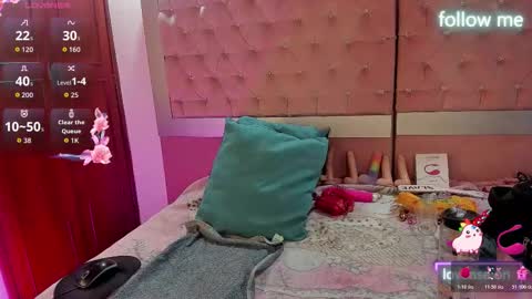 Snapshot of sweet_emmili chatting on February 11, 11:59 am emmili online show from February 11, 11:59 am