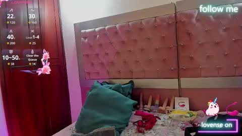 Snapshot of sweet_emmili chatting on February 19, 12:23 pm emmili online show from February 19, 12:23 pm