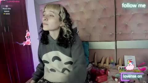 Snapshot of sweet_emmili chatting on March 19, 12:09 pm emmili online show from March 19, 12:09 pm