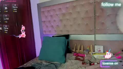 Snapshot of sweet_emmili chatting on March 31, 12:05 pm emmili online show from March 31, 12:05 pm
