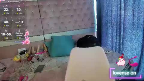 Snapshot of sweet_emmili chatting on June 24, 12:37 pm emmili online show from June 24, 12:37 pm