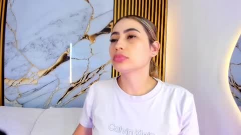 sweet_flame_ online show from September 29, 7:40 pm