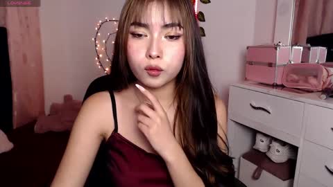 Hannah online show from April 8, 2:44 am