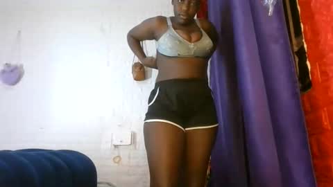 Snapshot of sweet_hennessey chatting on May 23, 9:08 pm sweet_hennessey online show from May 23, 9:08 pm