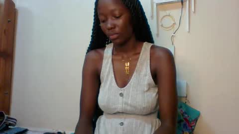 Snapshot of sweet_kcandy chatting on May 5, 9:06 am Sweet KCandy online show from May 5, 9:06 am