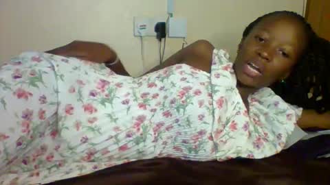 Snapshot of sweet_kcandy chatting on May 24, 3:28 pm Sweet KCandy online show from May 24, 3:28 pm