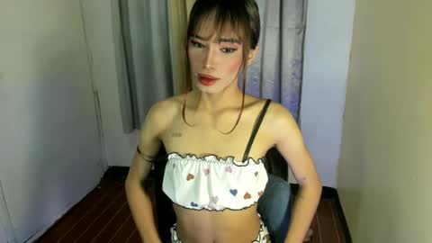 Snapshot of sweet_kyliexx chatting on June 14, 5:42 am sweet_kyliexx online show from June 14, 5:42 am