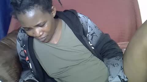 Snapshot of sweet_lessly chatting on February 27, 2:17 pm sweet_lessly online show from February 27, 2:17 pm