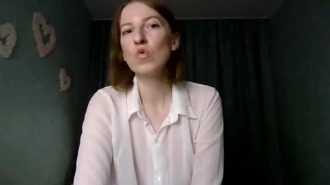 sweet_lilbunny online show from October 18, 3:35 pm