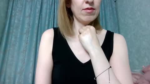 sweet_lilbunny online show from February 13, 4:14 pm