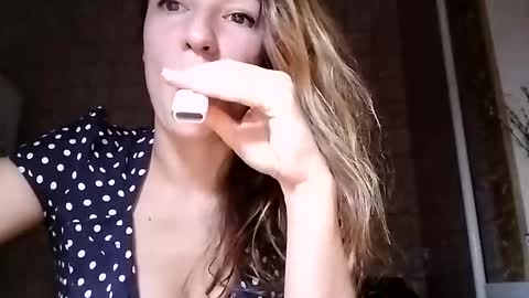 Snapshot of sweet_lilgirl_x chatting on March 12, 6:00 pm Anna online show from March 12, 6:00 pm