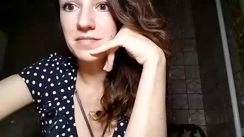 Snapshot of sweet_lilgirl_x chatting on February 22, 7:12 pm Anna online show from February 22, 7:12 pm