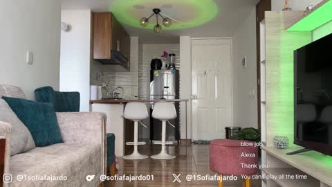 Snapshot of sweet_littleee chatting on February 4, 6:58 pm free private online show from February 4, 6:58 pm