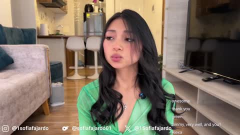 Snapshot of sweet_littleee chatting on February 24, 9:35 pm free private online show from February 24, 9:35 pm