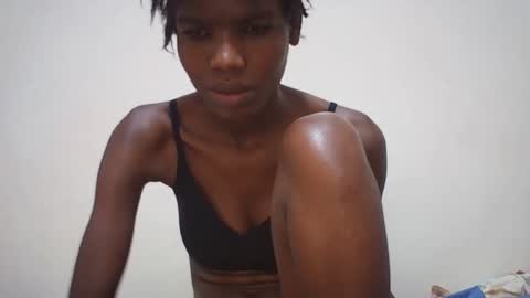 Snapshot of sweet_liz6510 chatting on May 17, 11:12 pm Liz online show from May 17, 11:12 pm