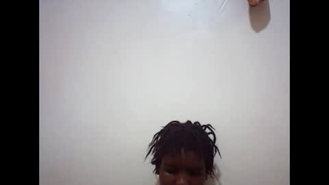 Snapshot of sweet_liz6510 chatting on May 18, 10:32 am Liz online show from May 18, 10:32 am