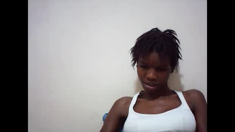Snapshot of sweet_liz6510 chatting on May 20, 2:18 am Liz online show from May 20, 2:18 am