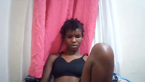 Snapshot of sweet_liz6510 chatting on June 12, 5:45 pm Liz online show from June 12, 5:45 pm