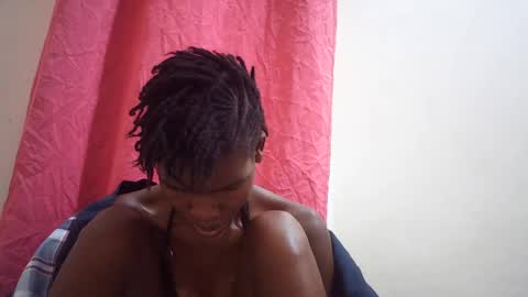 Snapshot of sweet_liz6510 chatting on June 21, 8:17 am Liz online show from June 21, 8:17 am