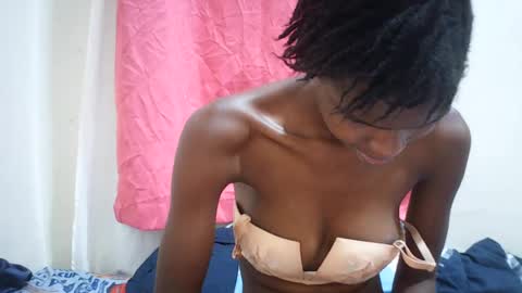 Snapshot of sweet_liz6510 chatting on June 29, 12:39 am Liz online show from June 29, 12:39 am