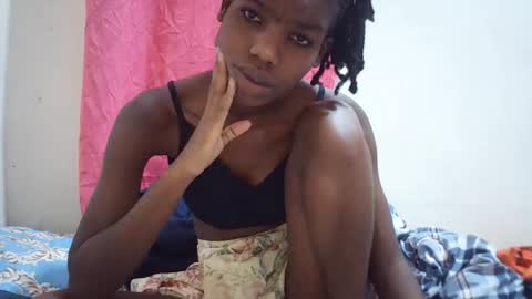 Snapshot of sweet_liz6510 chatting on July 13, 9:12 am Liz online show from July 13, 9:12 am