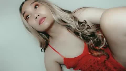 Snapshot of sweet_lover5 chatting on April 28, 4:39 am SWEET LOVE online show from April 28, 4:39 am